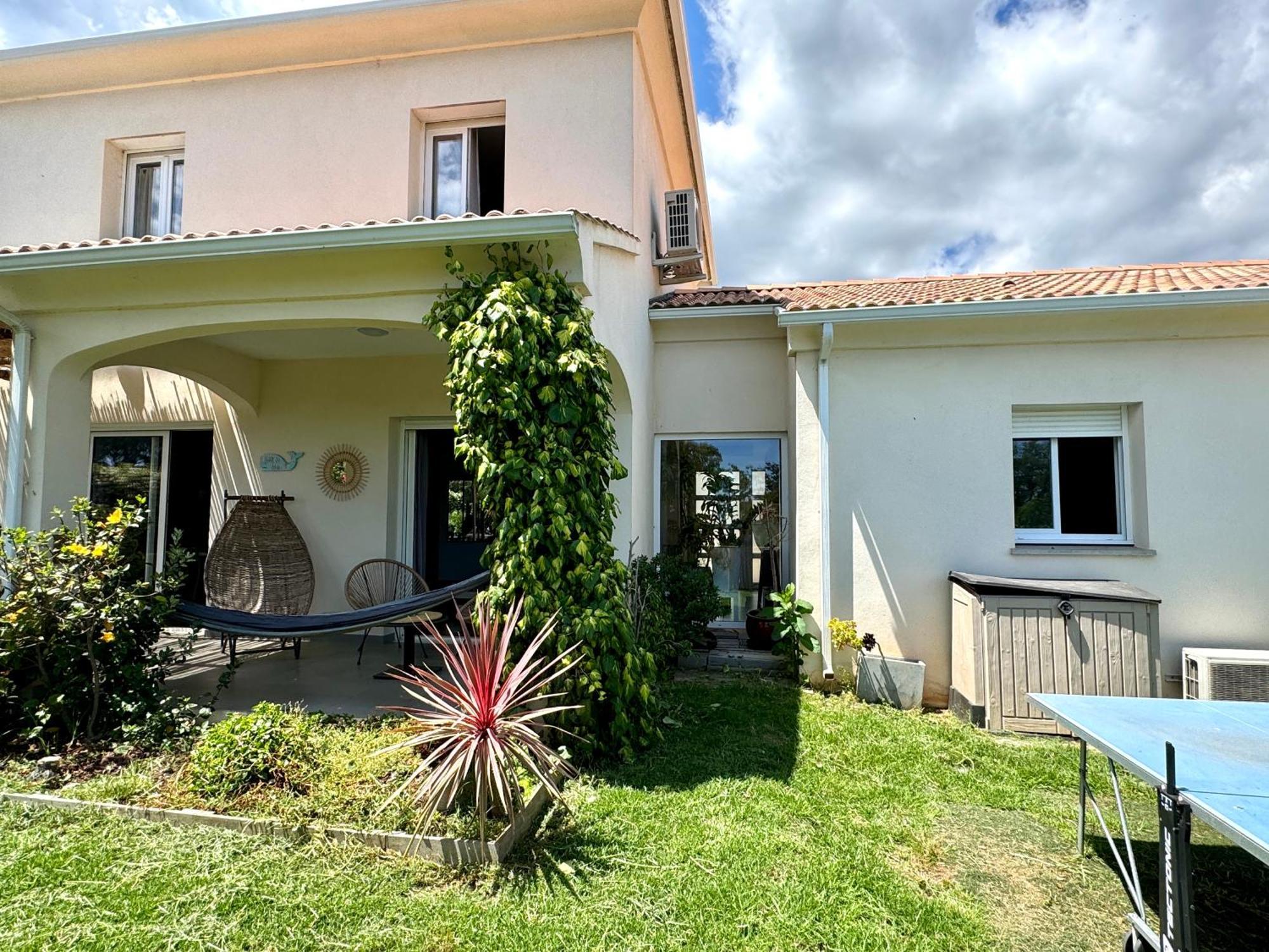 Jolie Maison Borgo Trois Chambres Trois Salles De Bain Exterior photo